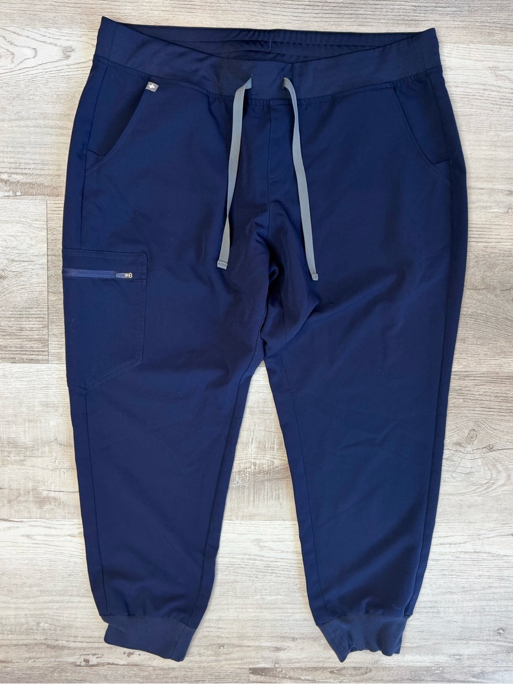 FIGS Women’s Zamora Jogger Scrub Pant Navy size XL/P